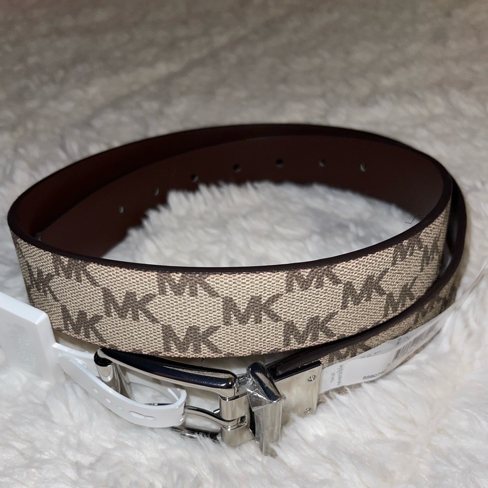 Michael Kors Reversible Belt size M NWT
